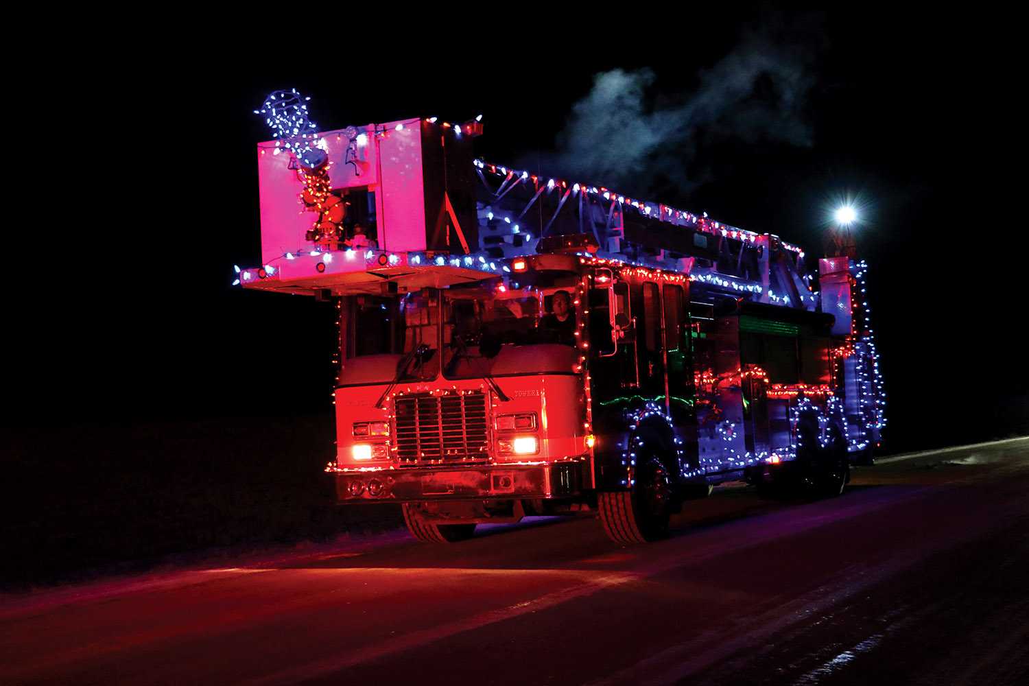 The second annual Moosomin Santa Claus Parade, organized by the Moosomin Kinettes, is scheduled for Thursday, December 2. The parade will end downtown, and will kick off the Chamber of Commerce Moonlight Madness shopping night.