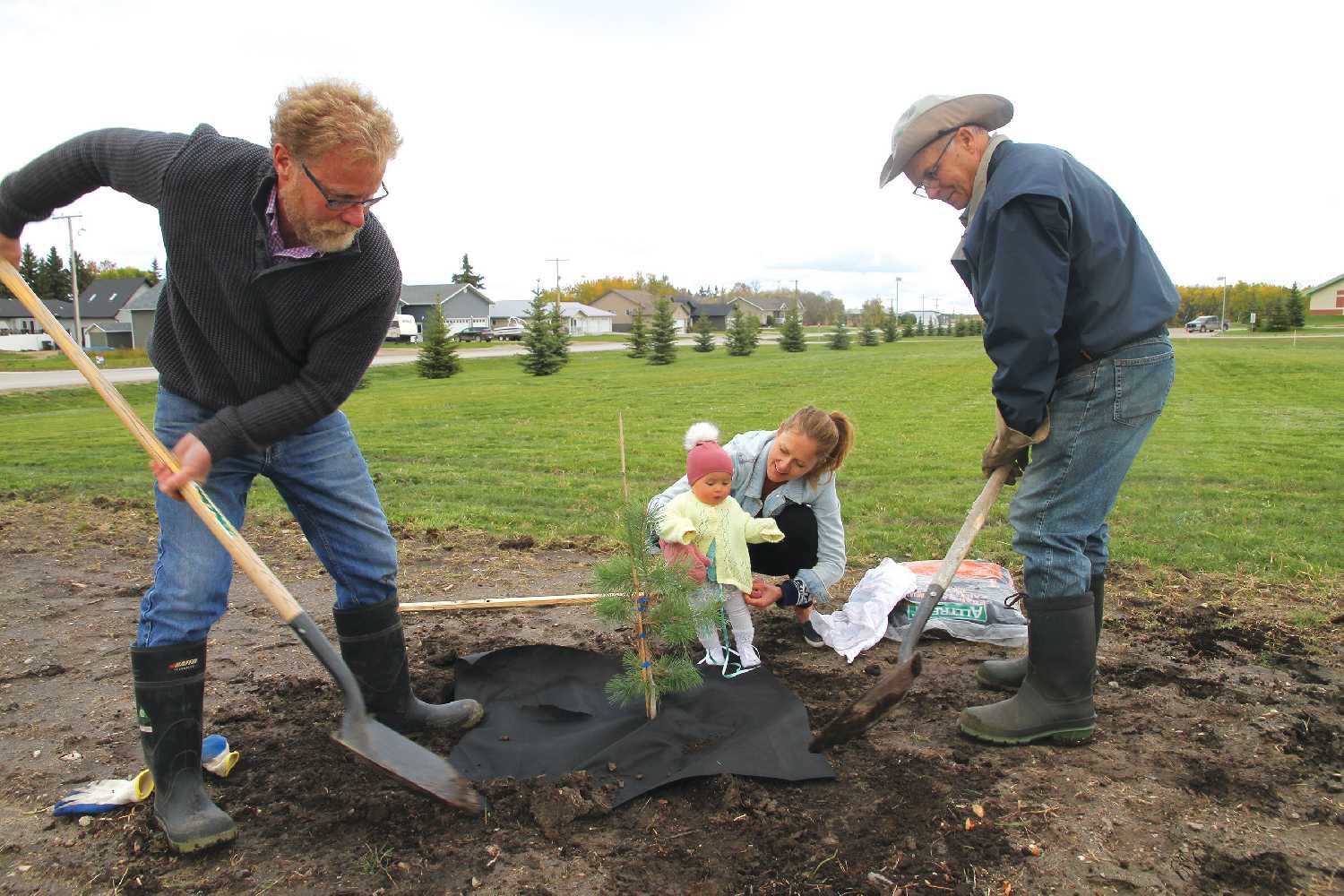 Volunteers planting trees at the South East Integrated Care Centre in 2019.